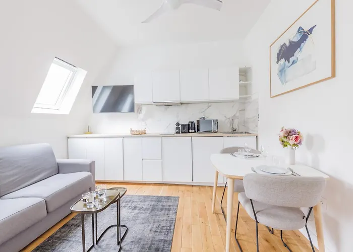 Cosy Etoile Friedland Apartment Paris